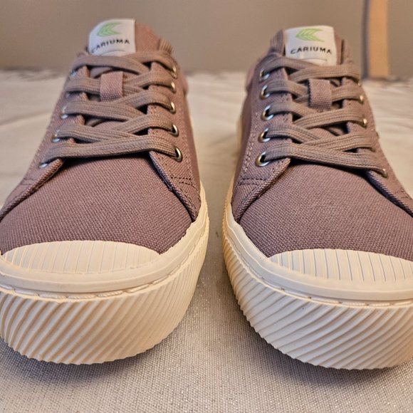 NIB Cariuma Sneakers - Picture 2 of 13